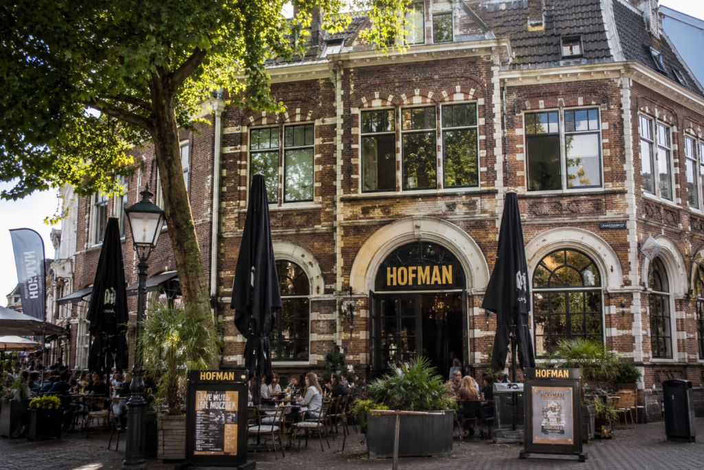 Hofman cafe pubquiz Utrecht Upbeatles